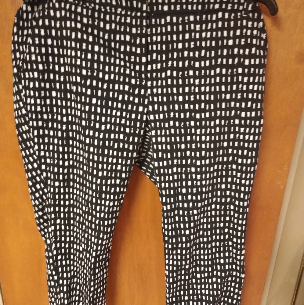Black and White ankle pants
